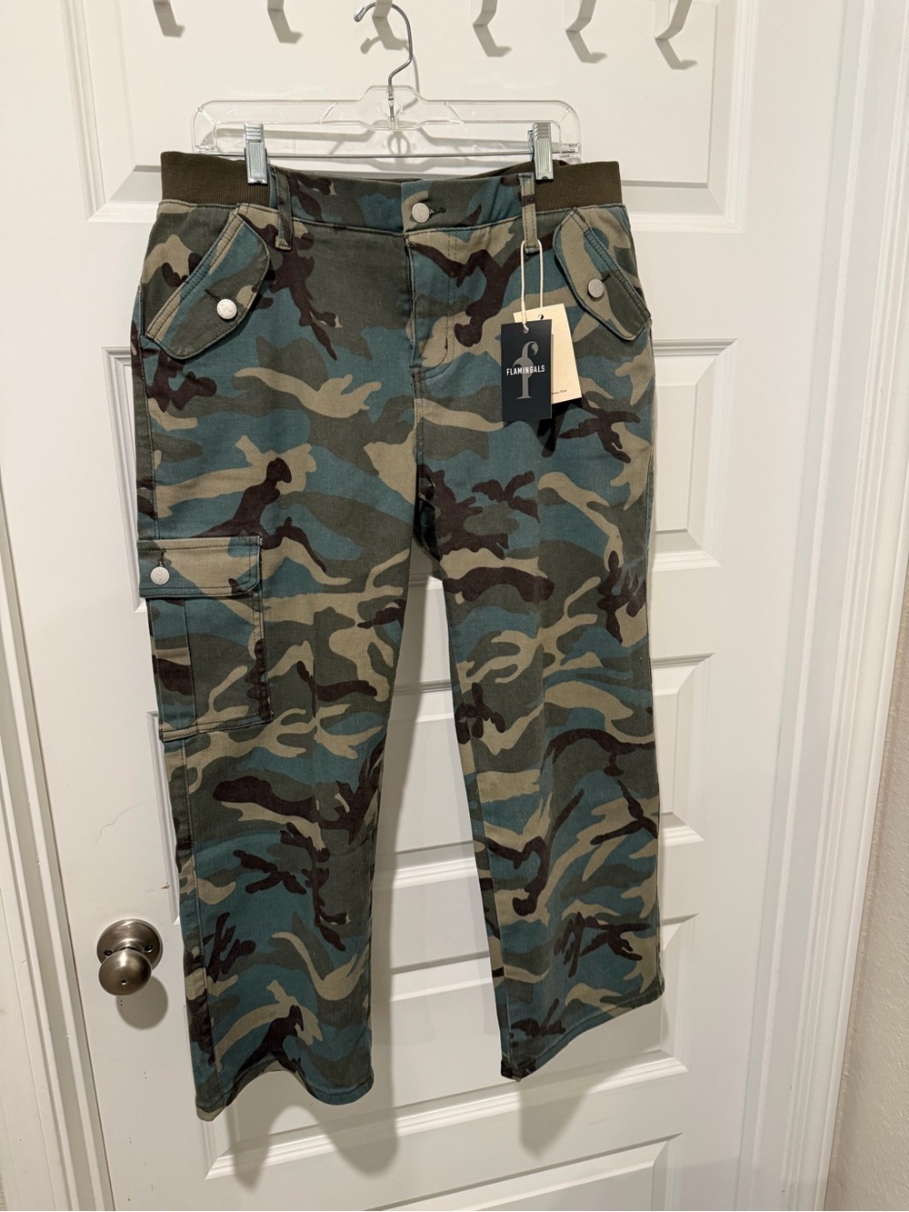 FLAXLIGHT Women's Straight Leg Jeans in Green Camo